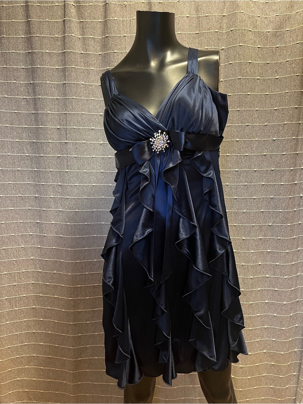 Laura Petites Ruffled Cocktail Dress